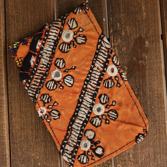🆕️ Free People Boho Embroidered Banjara Wallet - Picture 7 of 8